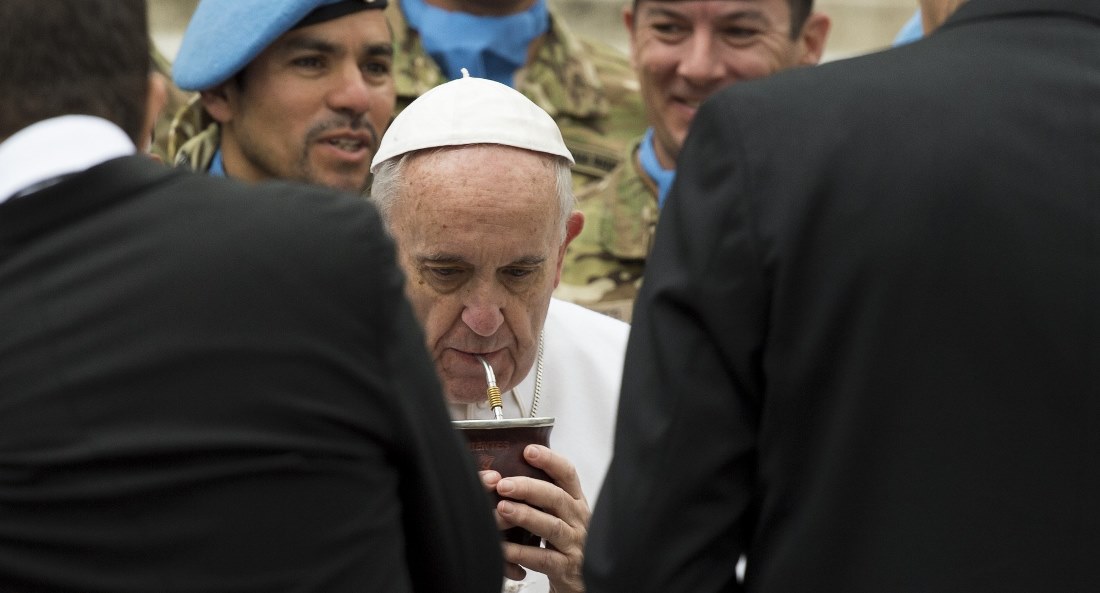 POPE DRINKING MATE