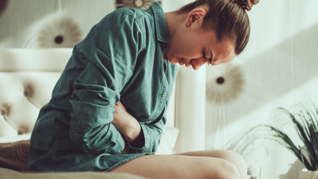 WOMAN, PAIN, BED