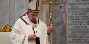 9 pretresljivih izjav papeža Frančiška o vojnah po svetu