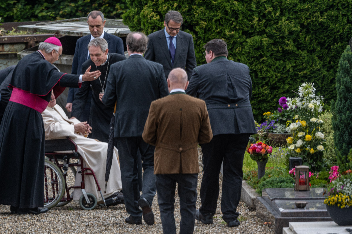 Kako je papež Benedikt XVI. še zadnjič obiskal svojega starejšega brata