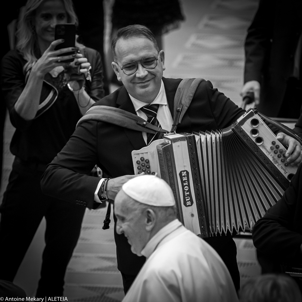 pope francis denis novato