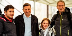 To so znani obrazi, ki so se kljub dežju veselili z mladimi v Stični