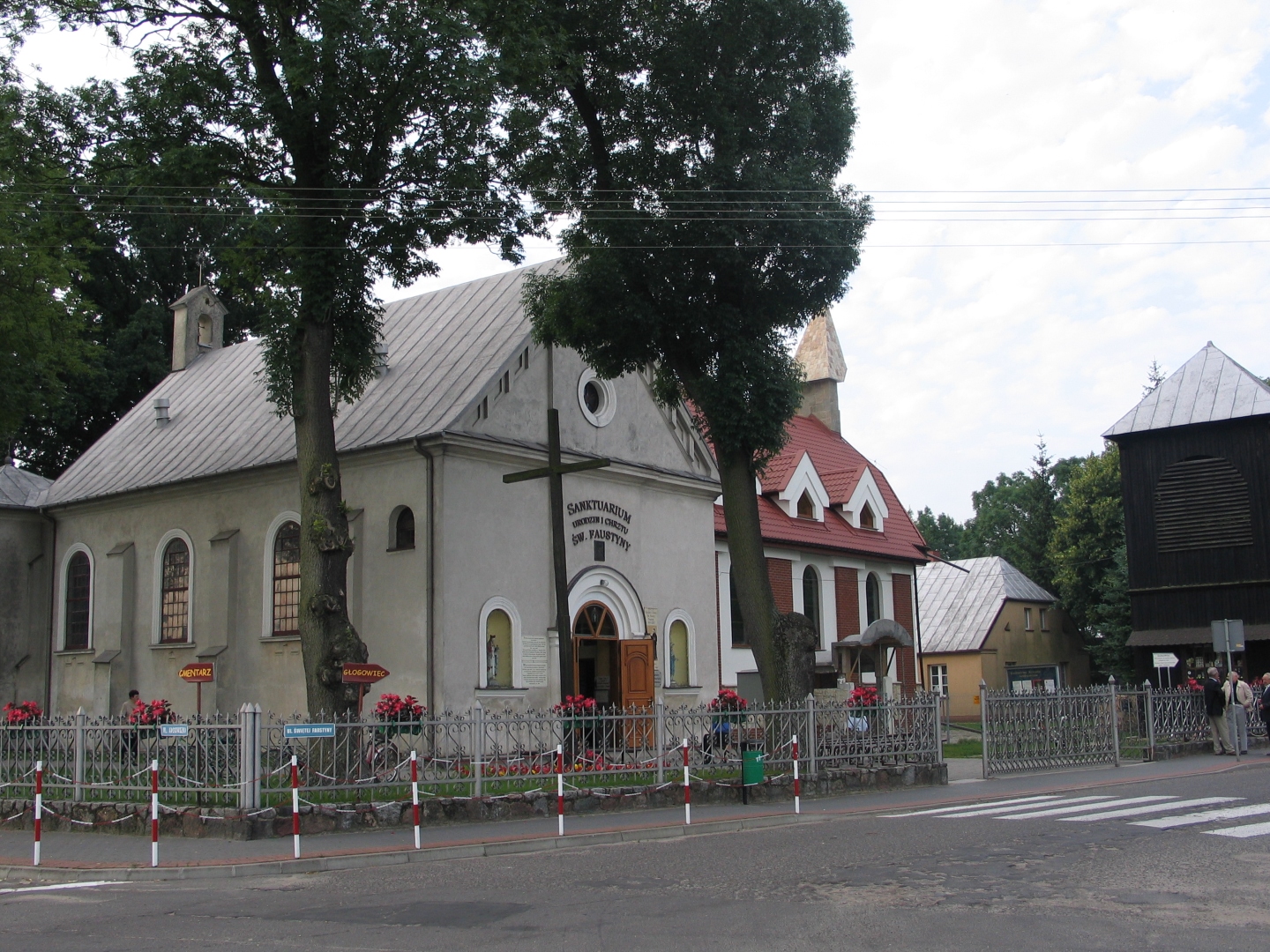 Kościół parafialny w Świnicach Warckich - dziś Sanktuarium Urodzin i Chrztu św. Faustyny