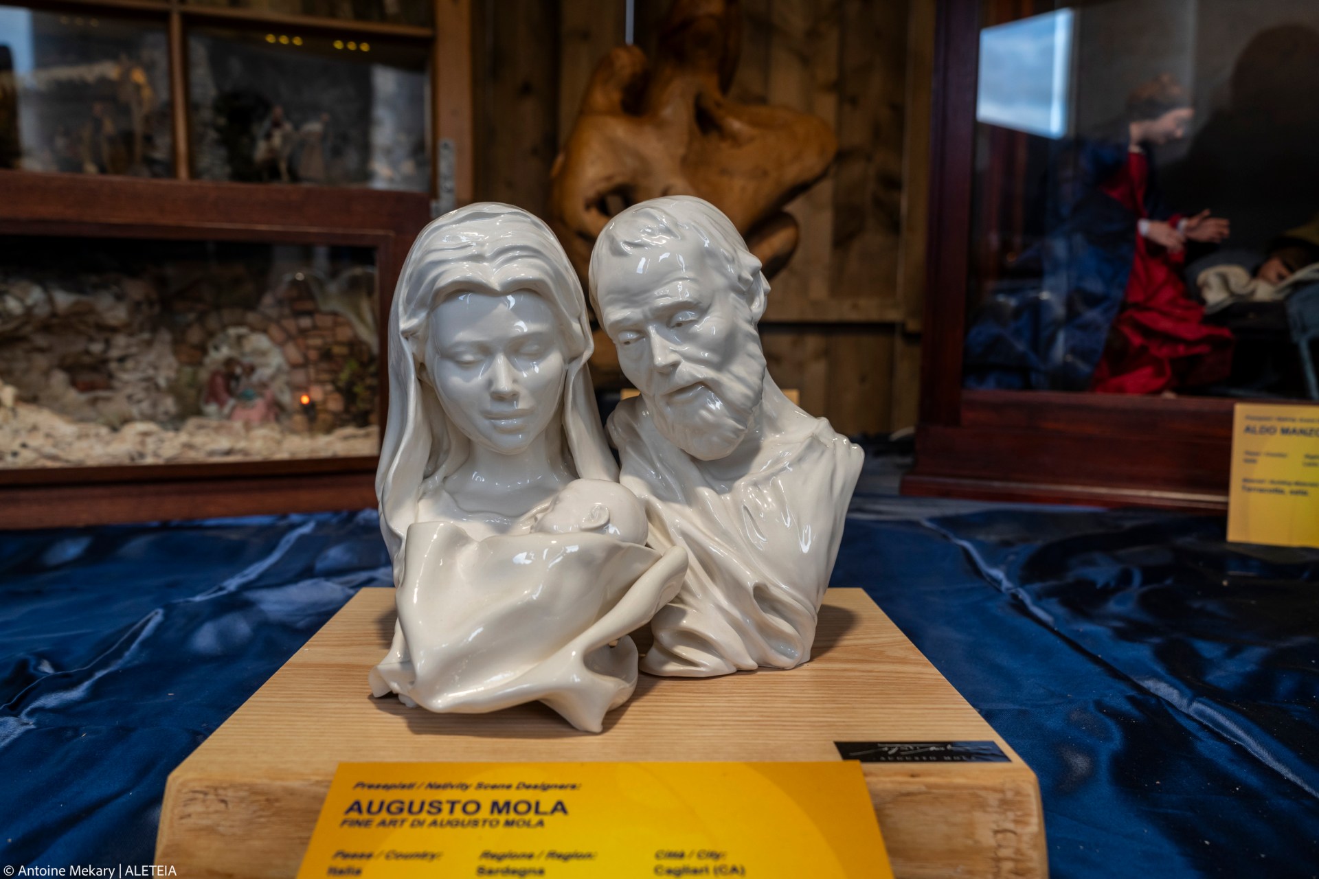 VATICAN-CHRISTMAS2023-100-nativity-scenes-exhibition-St.-Peters-Square